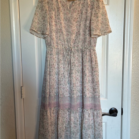 Thursday Island Dresses & Skirts - Thursday Island Floral Midi Dress in Soft Pink